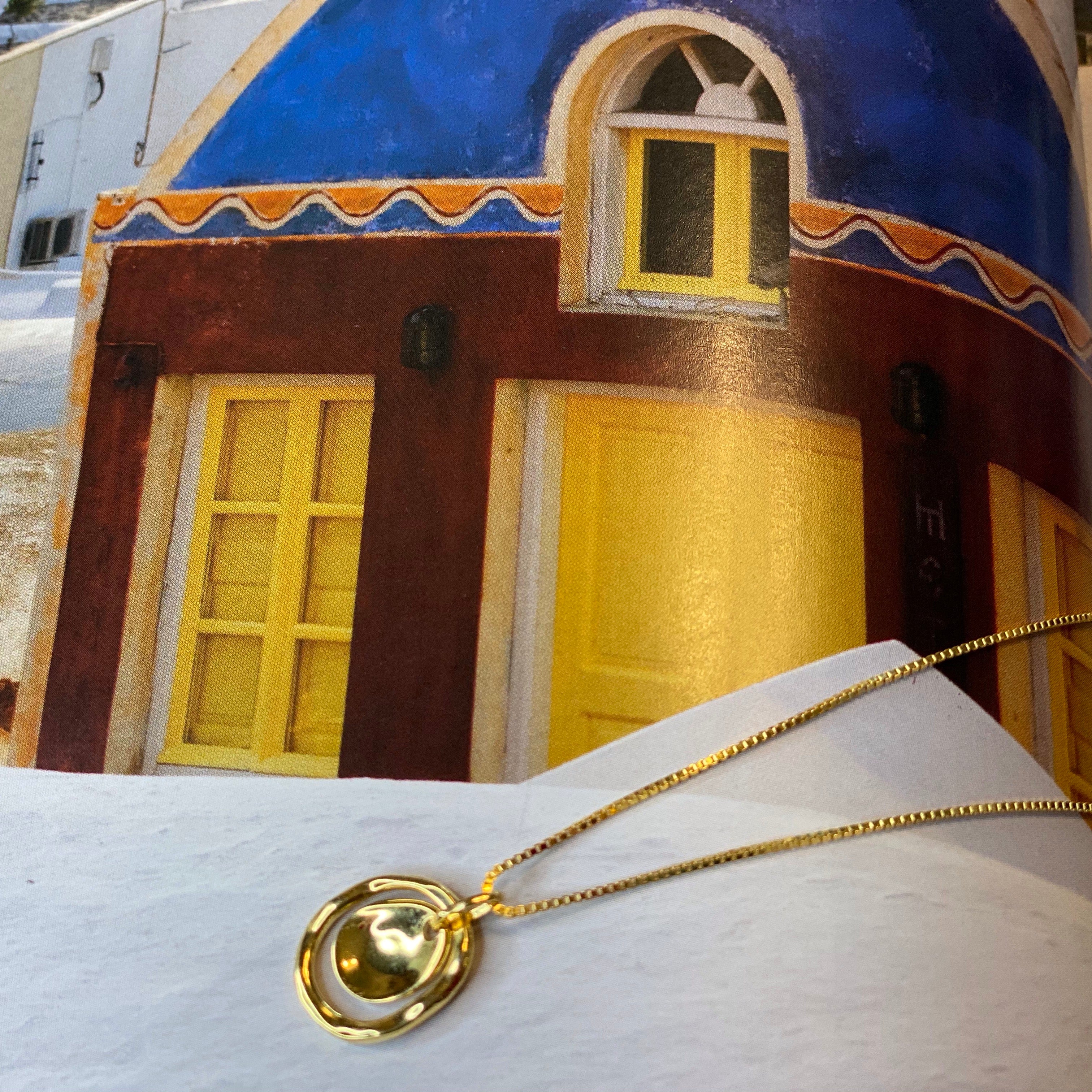 Circular Gold Pendant Necklace